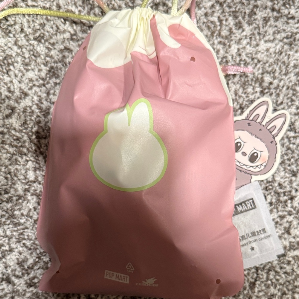 Exciting Macaron Labubu - Picture 8 of 13